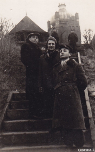 Kuba Guterman with mother Ewa and Szlomo Chaim Grzebień on the Tum Hill in Płock, 1950